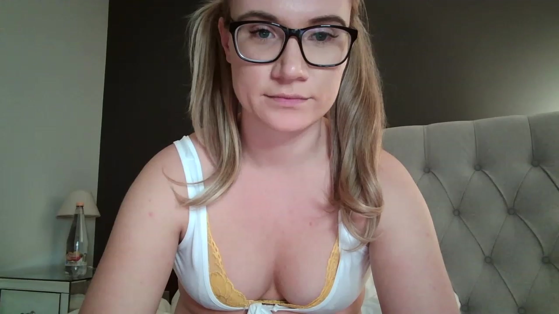Gallery image thumbnail from JennyWillson's myfreecams stream on, 01/29/2023, 17:29 image 5 of 20