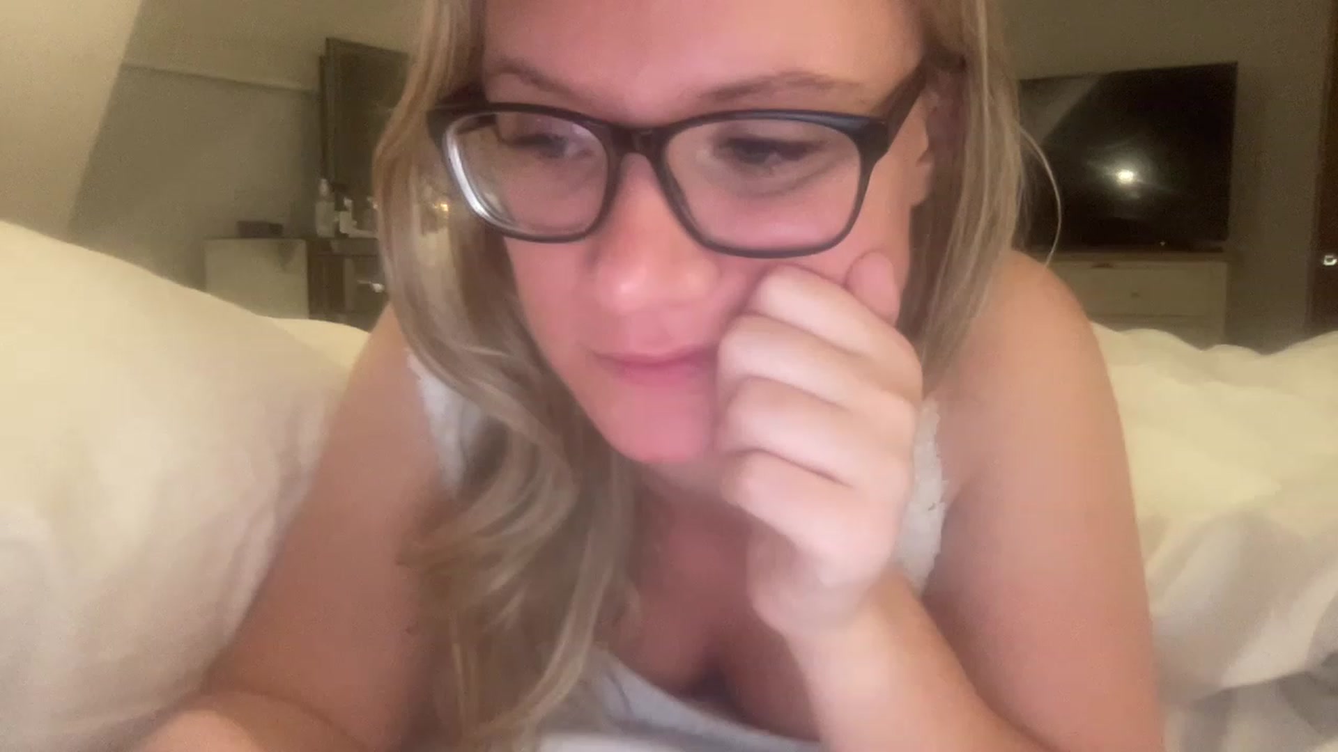 Gallery image thumbnail from JennyWillson's myfreecams stream on, 02/01/2023, 07:16 image 5 of 20