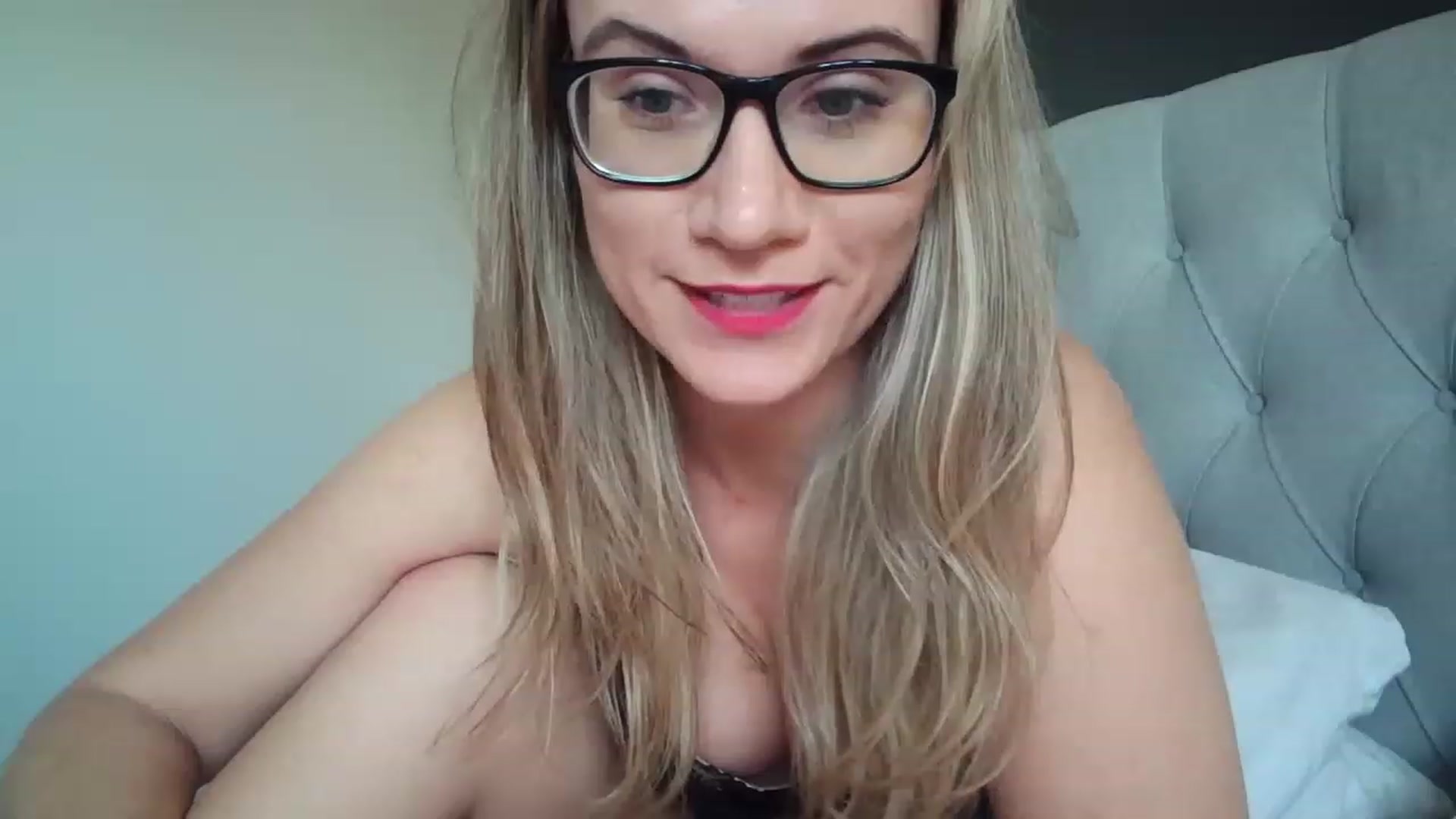 Gallery image thumbnail from JennyWillson's myfreecams stream on, 02/06/2023, 12:12 image 17 of 20