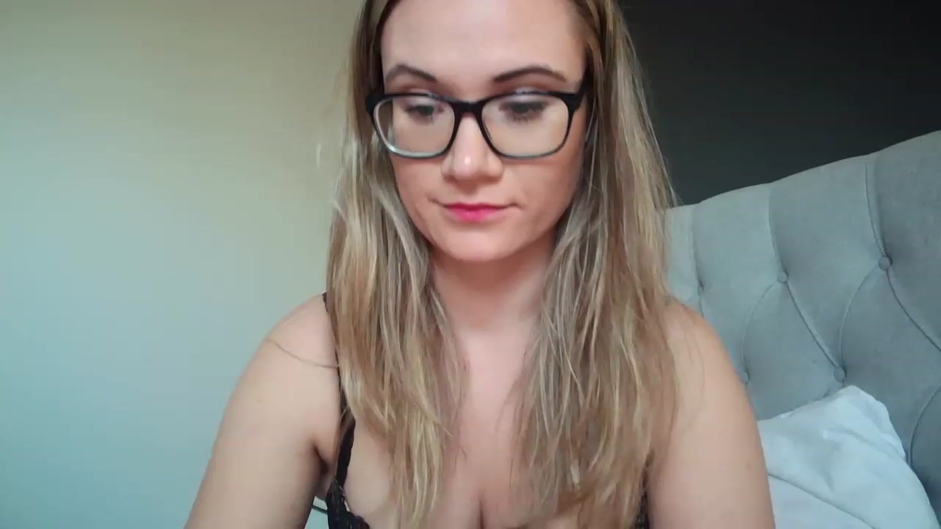 Gallery image thumbnail from JennyWillson's myfreecams stream on, 02/06/2023, 12:41 image 9 of 20