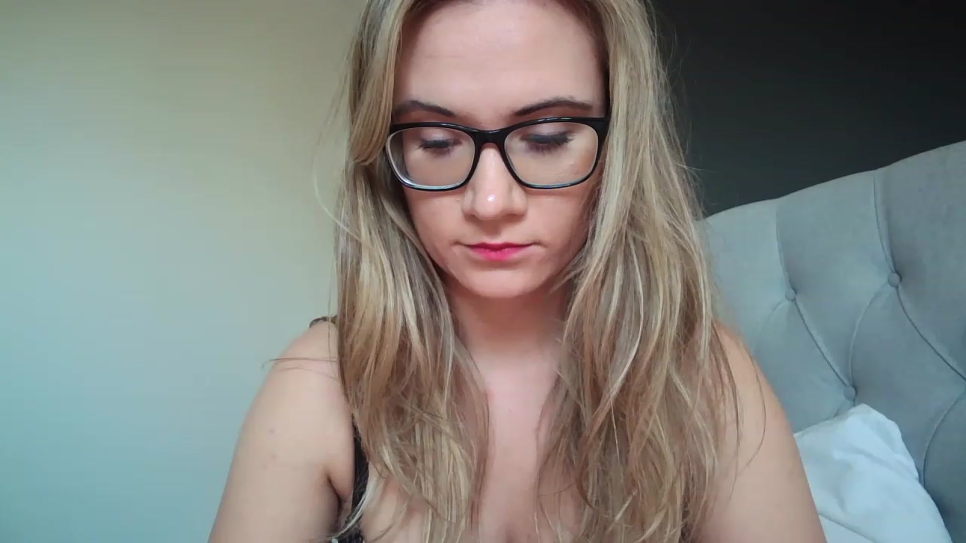 Gallery image thumbnail from JennyWillson's myfreecams stream on, 02/06/2023, 12:41 image 3 of 20