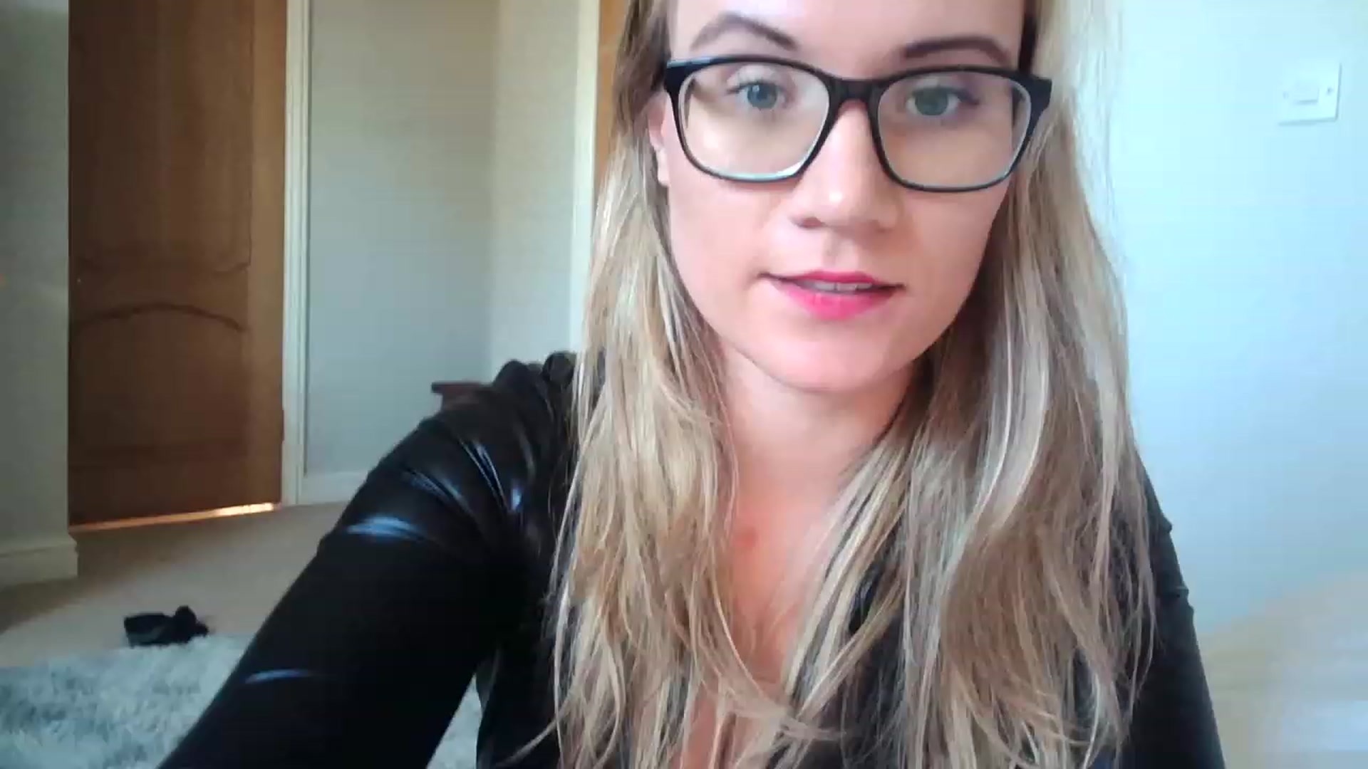 Gallery image thumbnail from JennyWillson's myfreecams stream on, 02/06/2023, 13:07 image 19 of 20