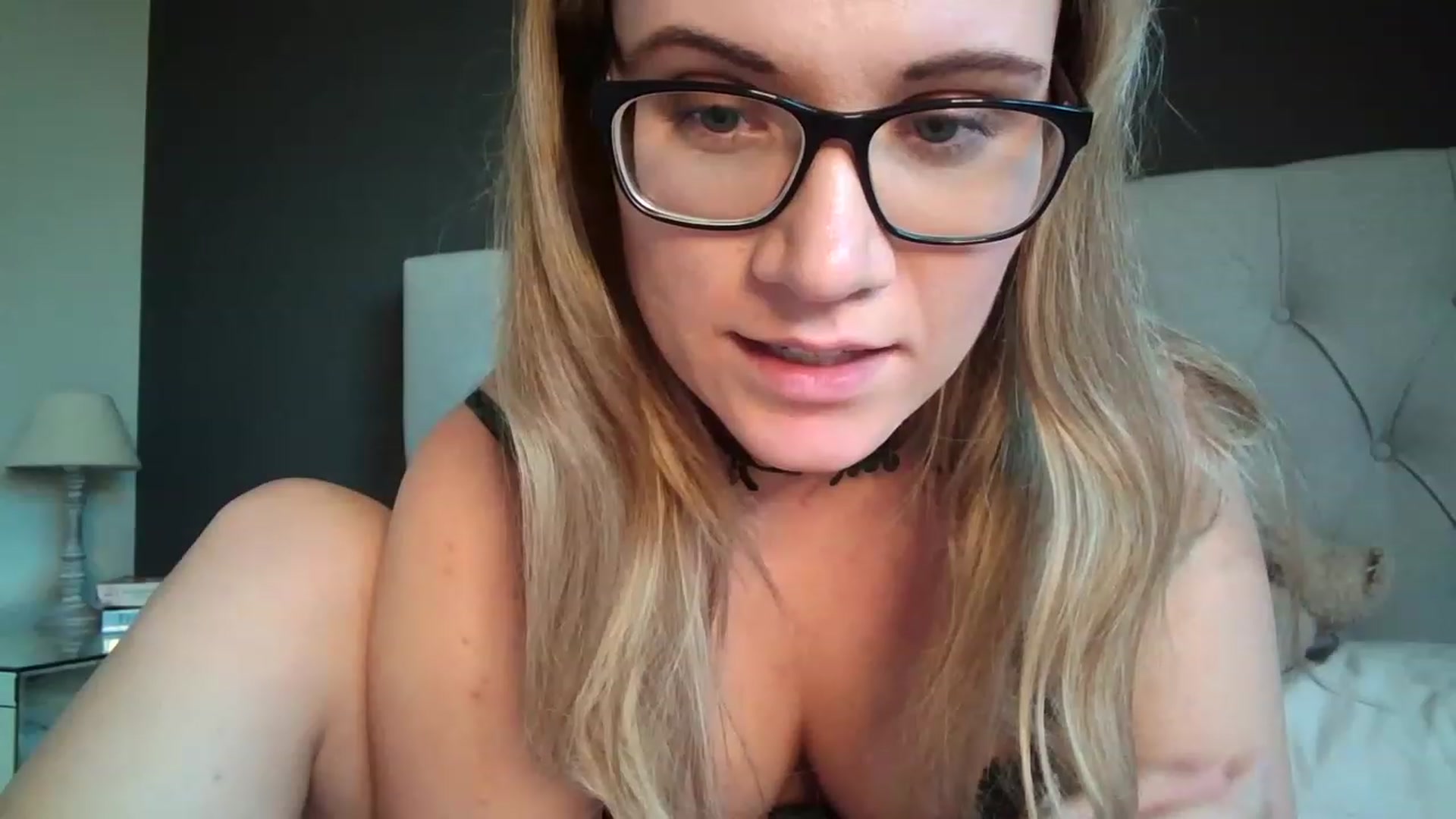 Gallery image thumbnail from JennyWillson's myfreecams stream on, 03/17/2023, 17:27 image 10 of 20