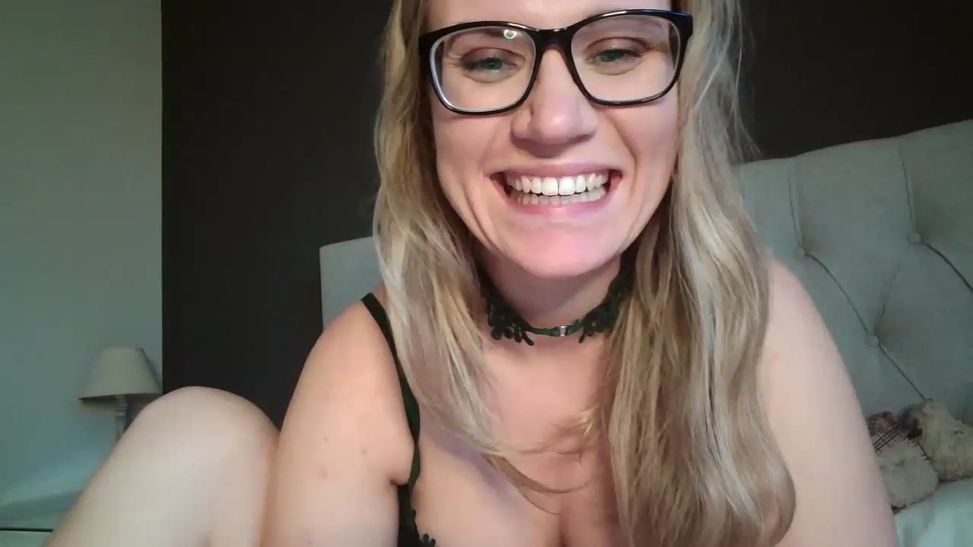 Gallery image thumbnail from JennyWillson's myfreecams stream on, 03/17/2023, 18:03 image 13 of 20