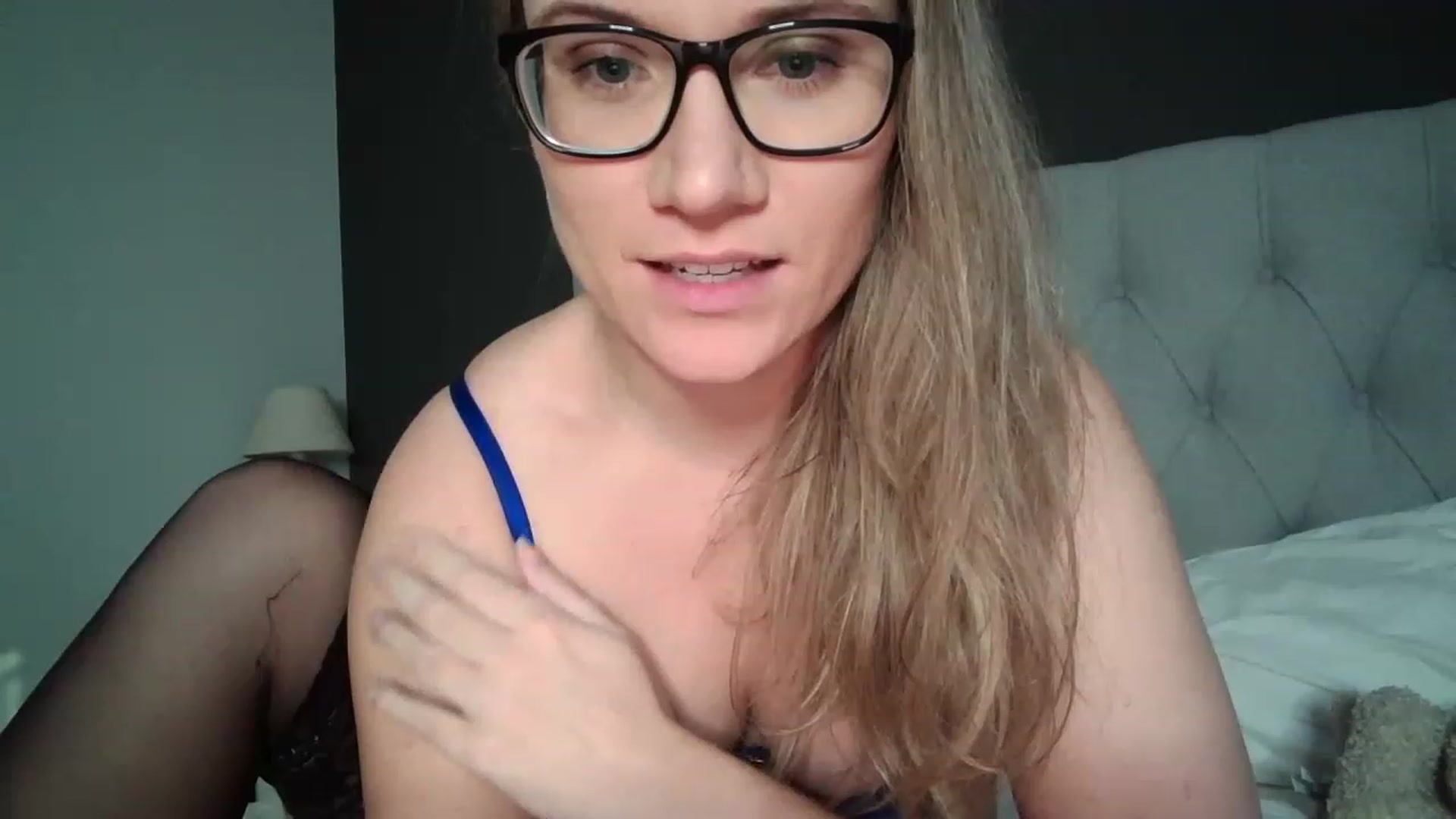 Gallery image thumbnail from JennyWillson's myfreecams stream on, 03/18/2023, 18:16 image 6 of 20