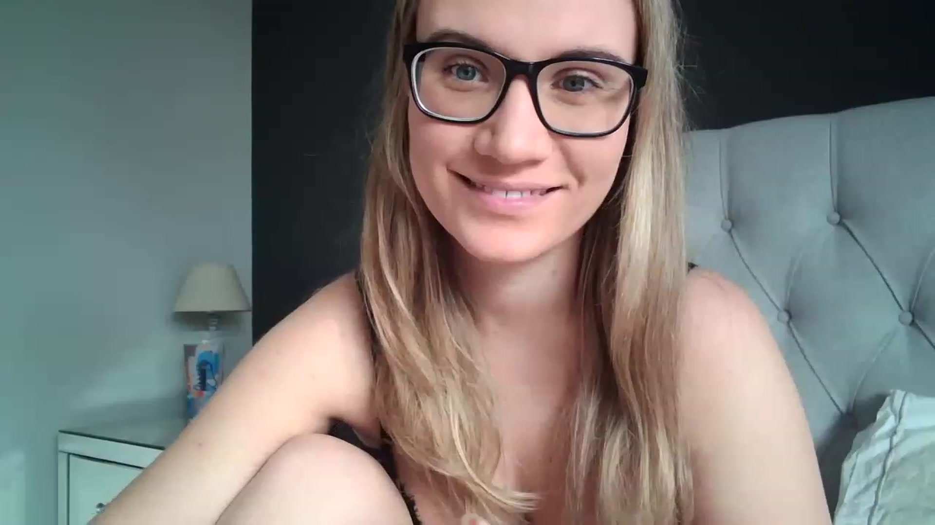 Gallery image thumbnail from JennyWillson's myfreecams stream on, 03/29/2023, 09:52 image 9 of 20