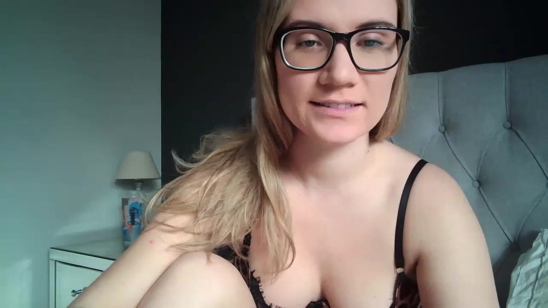 Gallery image thumbnail from JennyWillson's myfreecams stream on, 03/29/2023, 09:52 image 6 of 20