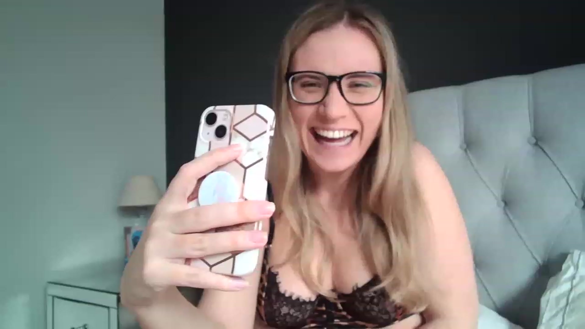 Gallery image thumbnail from JennyWillson's myfreecams stream on, 03/29/2023, 09:52 image 3 of 20