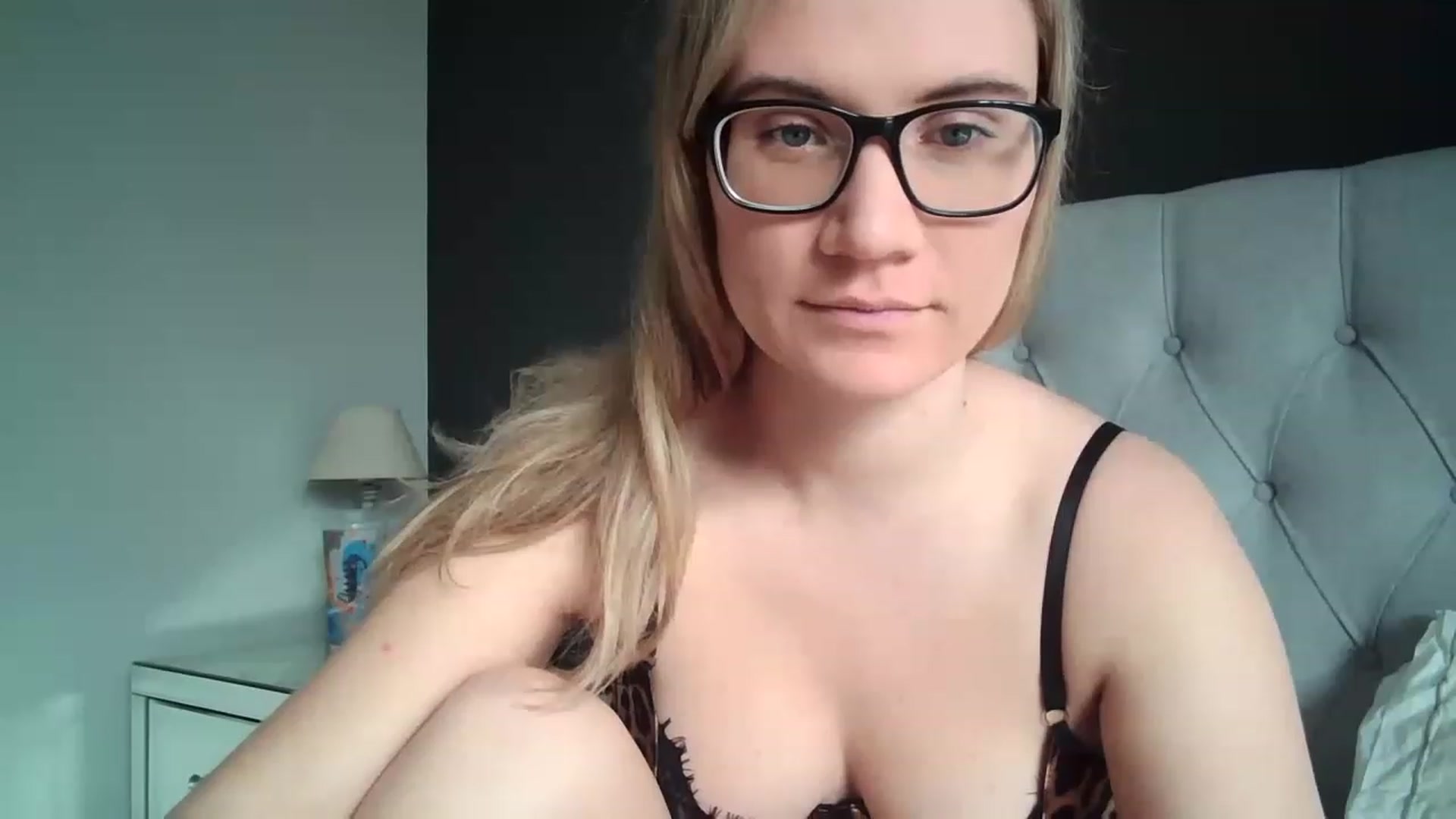 Gallery image thumbnail from JennyWillson's myfreecams stream on, 03/29/2023, 09:52 image 5 of 20