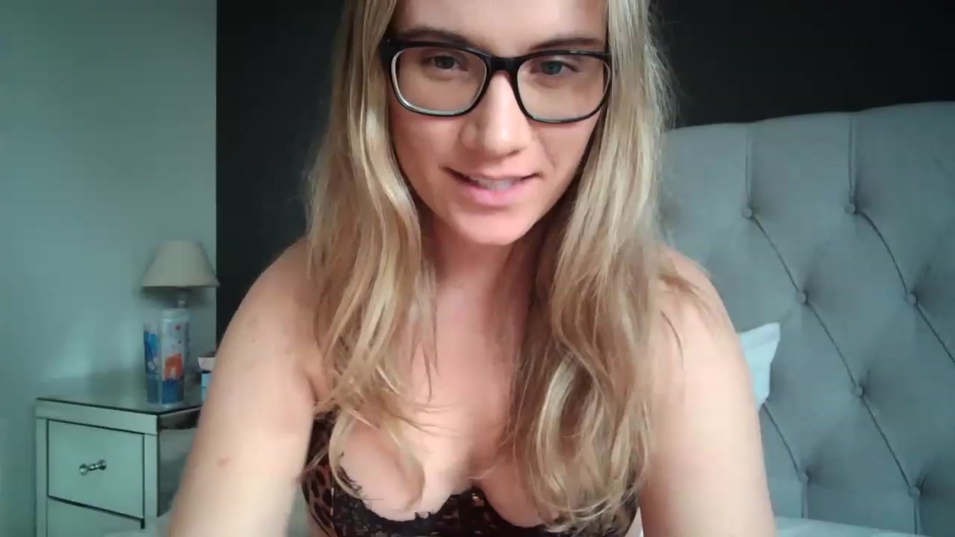 Gallery image thumbnail from JennyWillson's myfreecams stream on, 03/29/2023, 10:49 image 10 of 20