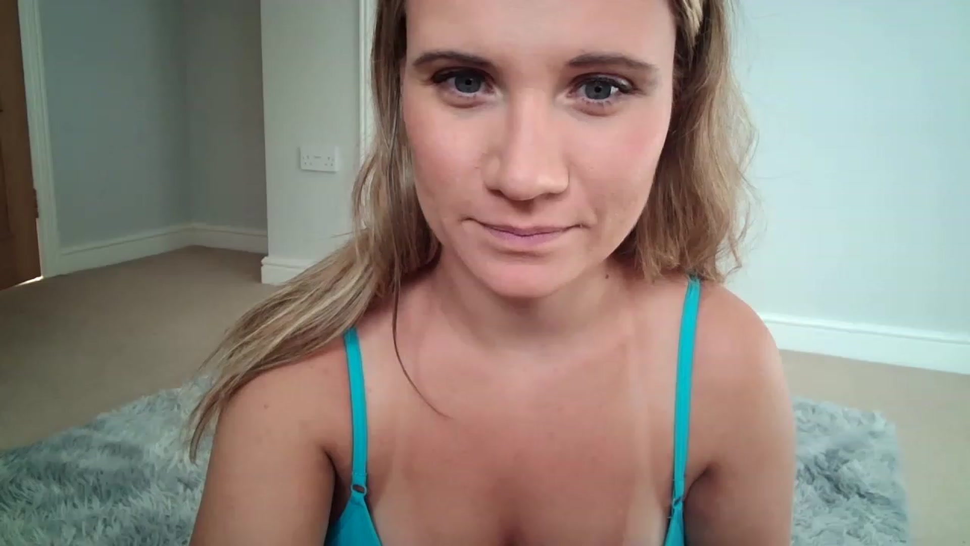 Gallery image thumbnail from JennyWillson's myfreecams stream on, 04/12/2023, 07:54 image 16 of 20