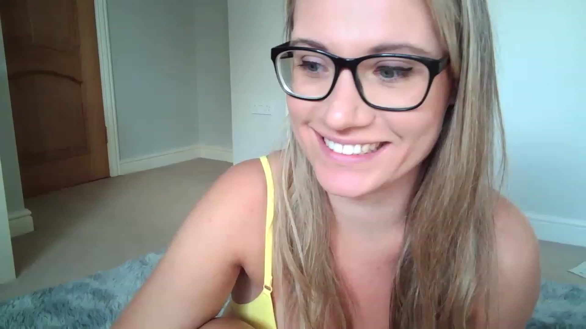 Gallery image thumbnail from JennyWillson's myfreecams stream on, 04/13/2023, 09:14 image 6 of 20