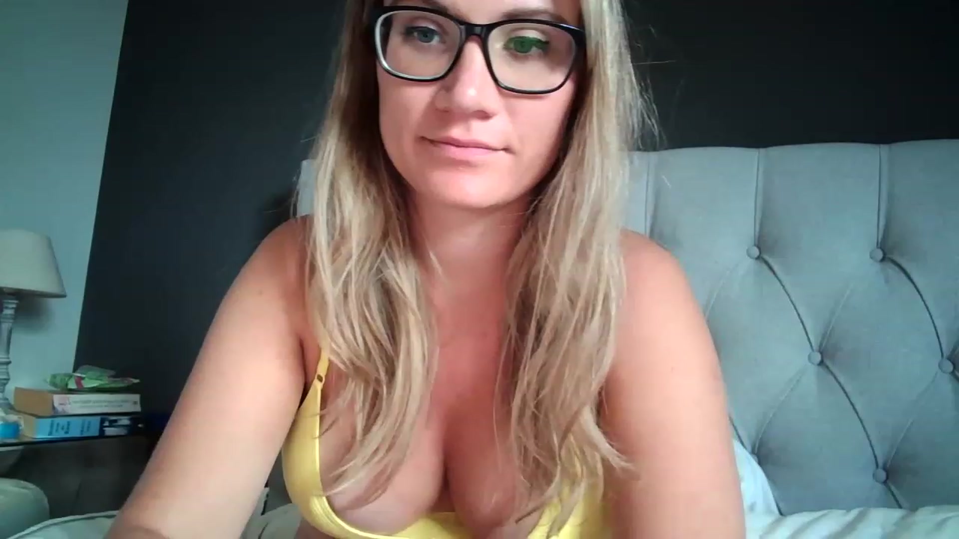 Gallery image thumbnail from JennyWillson's myfreecams stream on, 04/13/2023, 17:35 image 3 of 20