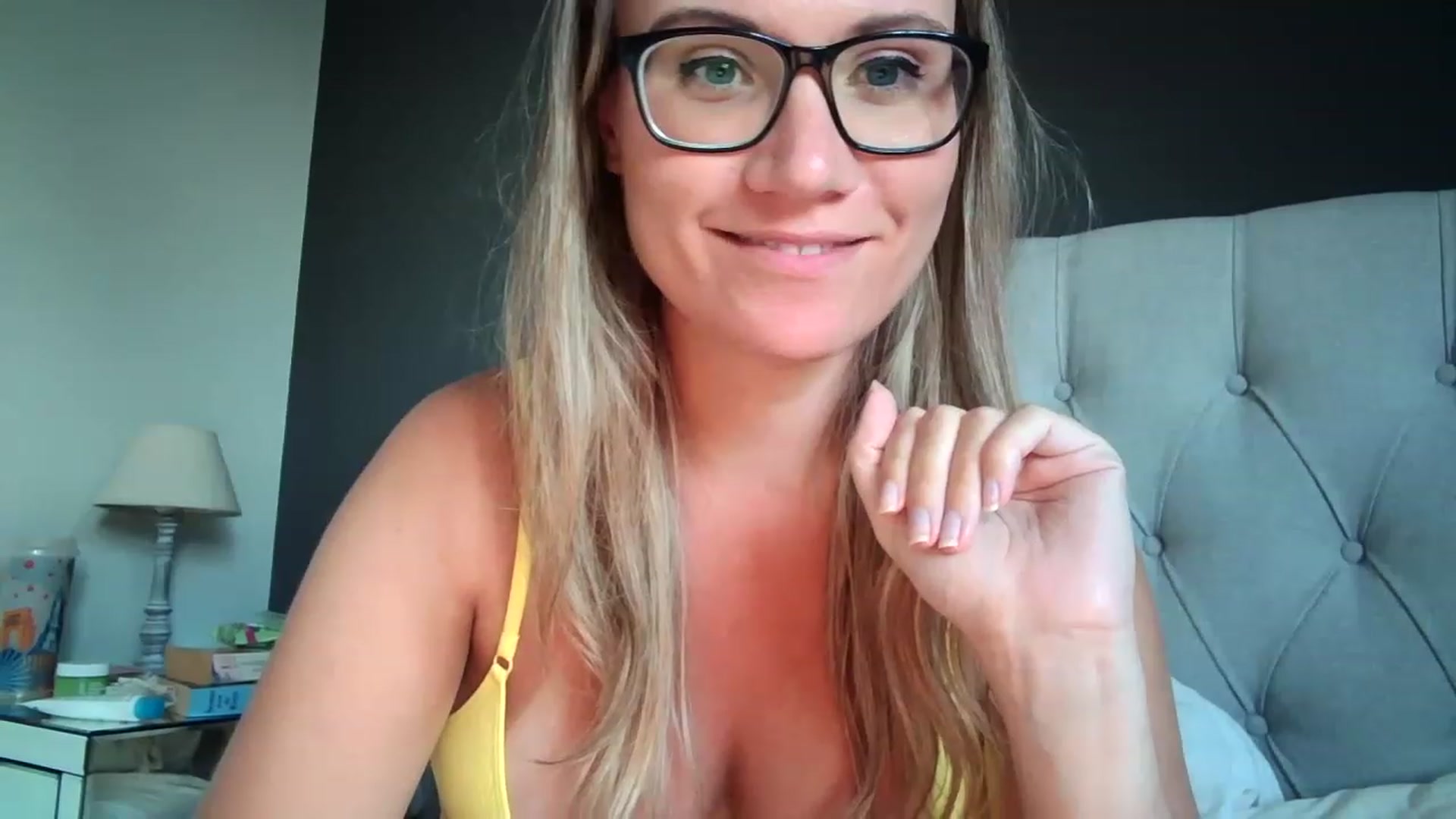 Gallery image thumbnail from JennyWillson's myfreecams stream on, 04/13/2023, 17:35 image 15 of 20