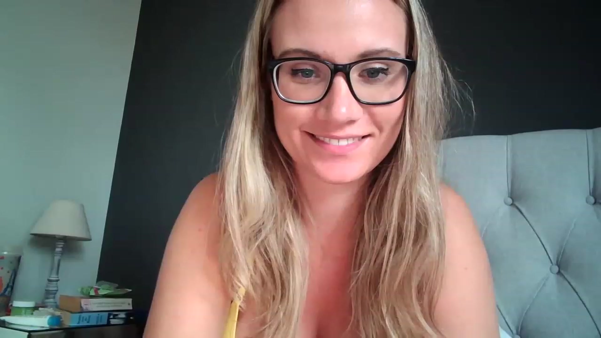 Gallery image thumbnail from JennyWillson's myfreecams stream on, 04/13/2023, 17:35 image 8 of 20