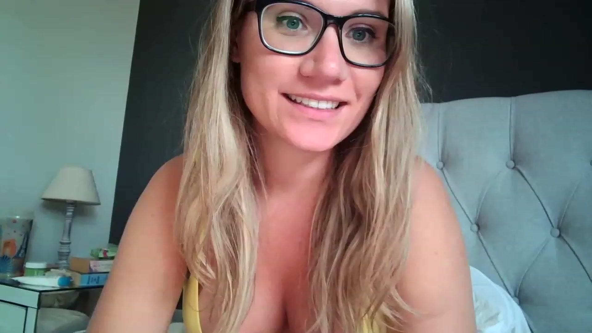 Gallery image thumbnail from JennyWillson's myfreecams stream on, 04/13/2023, 17:35 image 5 of 20