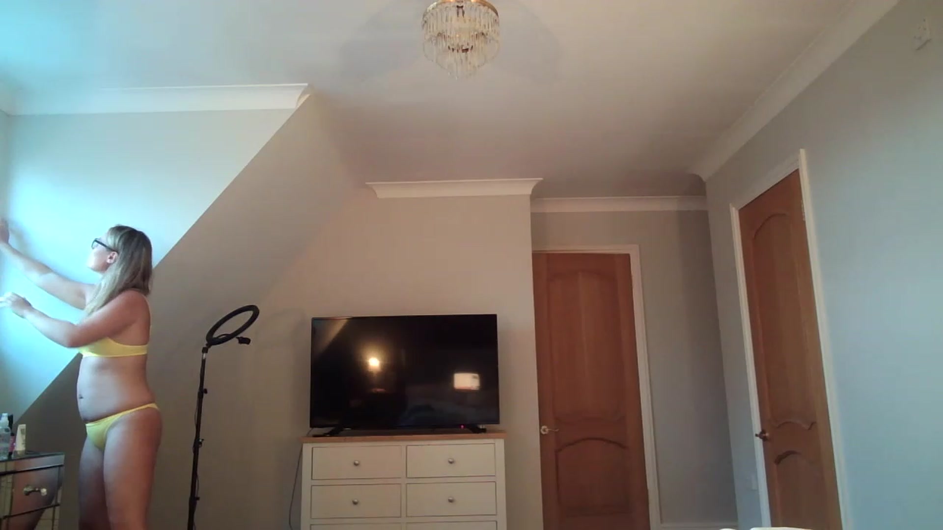 Gallery image thumbnail from JennyWillson's myfreecams stream on, 04/13/2023, 18:36 image 2 of 20
