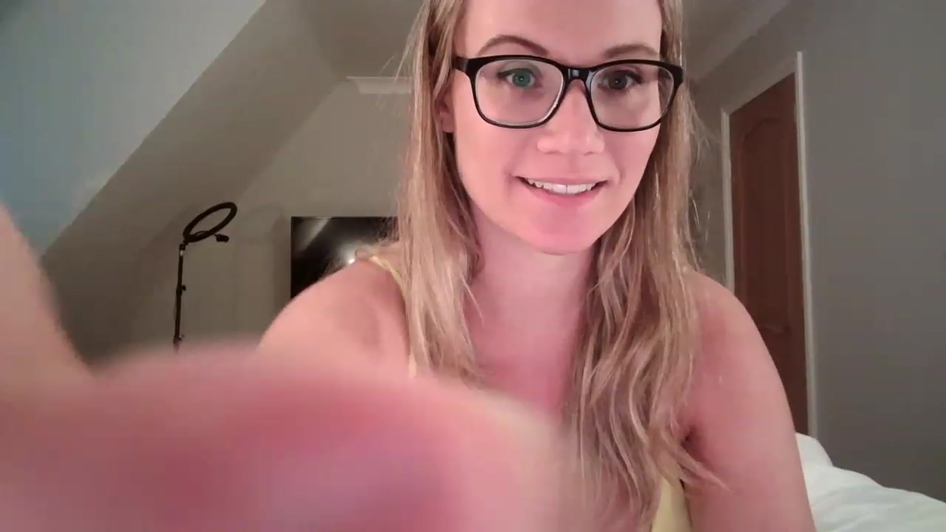 Gallery image thumbnail from JennyWillson's myfreecams stream on, 04/13/2023, 18:36 image 5 of 20