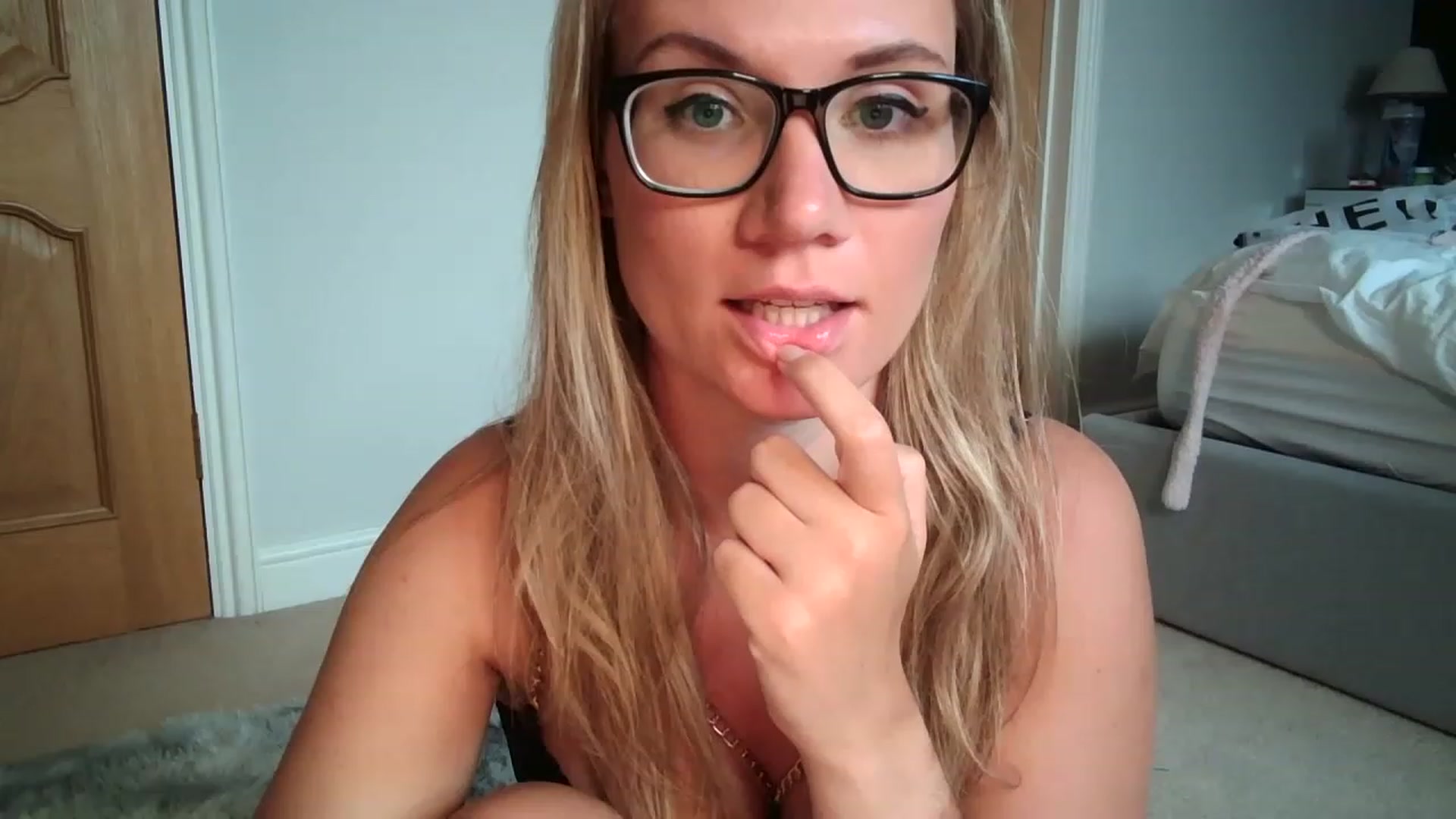 Gallery image thumbnail from JennyWillson's myfreecams stream on, 04/14/2023, 17:06 image 20 of 20