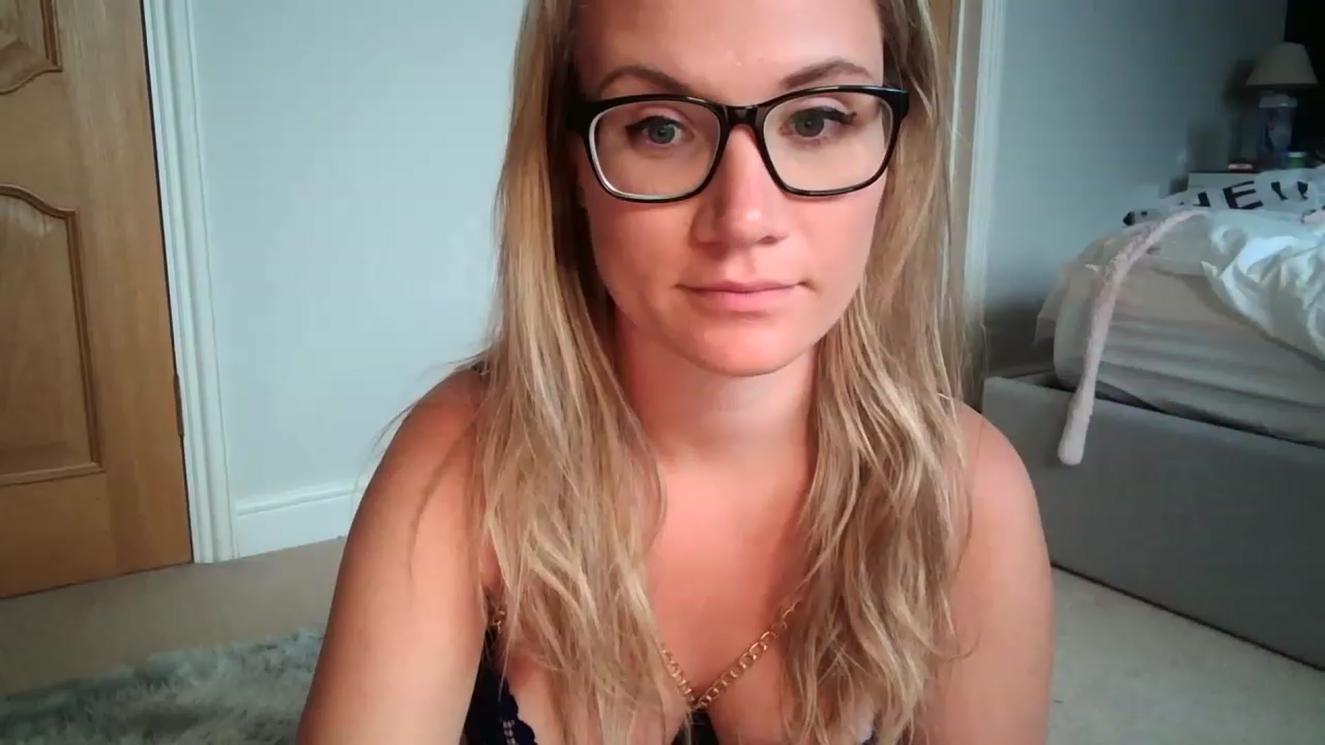 Gallery image thumbnail from JennyWillson's myfreecams stream on, 04/14/2023, 17:06 image 16 of 20