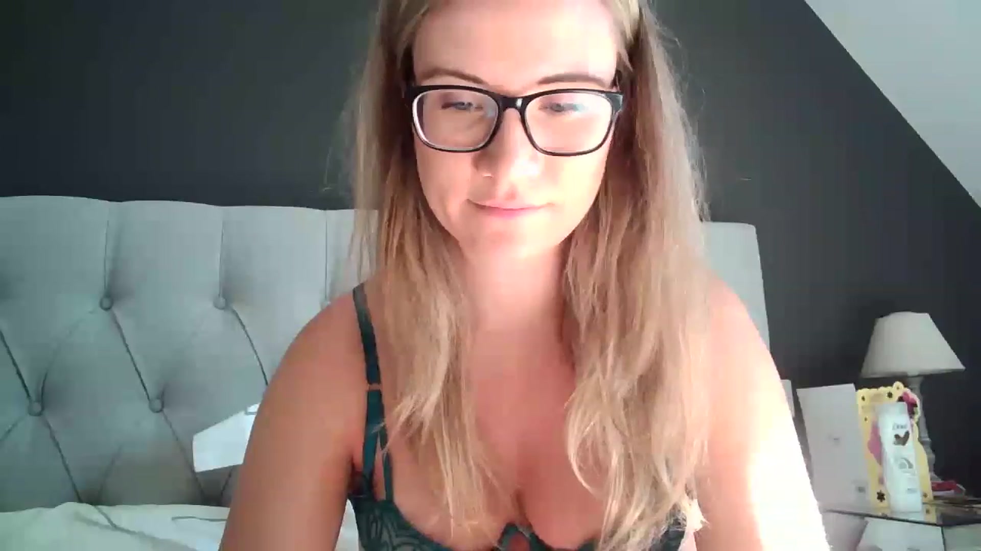 Gallery image thumbnail from JennyWillson's myfreecams stream on, 04/18/2023, 08:19 image 13 of 20