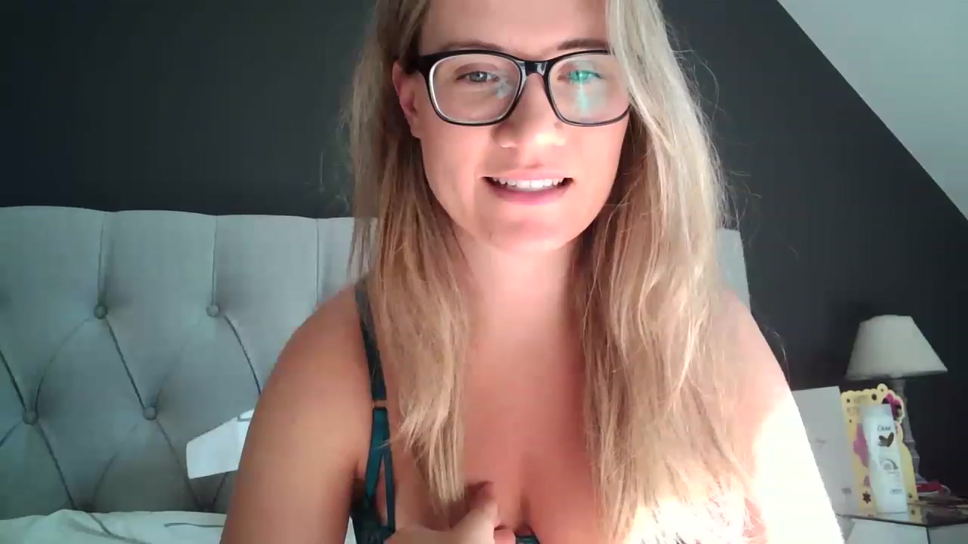 Gallery image thumbnail from JennyWillson's myfreecams stream on, 04/18/2023, 08:19 image 10 of 20
