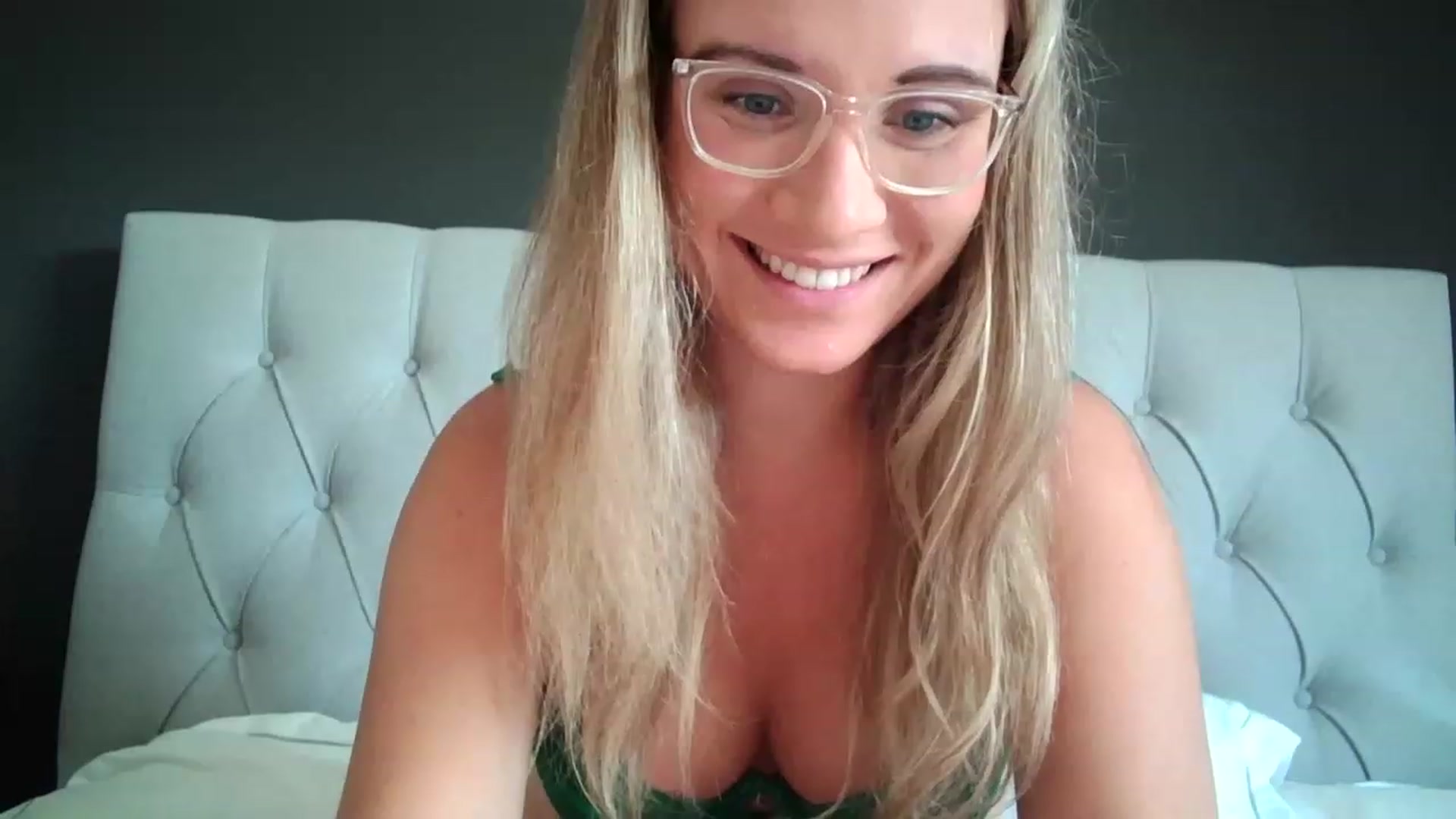 Gallery image thumbnail from JennyWillson's myfreecams stream on, 04/20/2023, 10:55 image 8 of 20