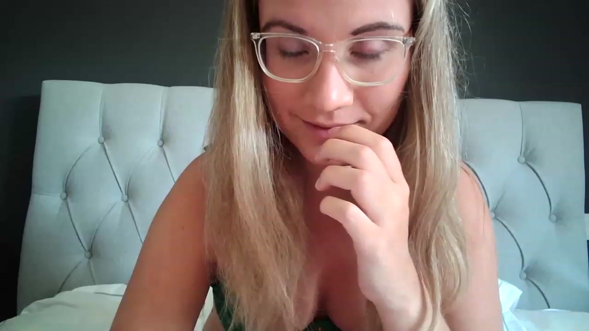 Gallery image thumbnail from JennyWillson's myfreecams stream on, 04/20/2023, 10:55 image 9 of 20