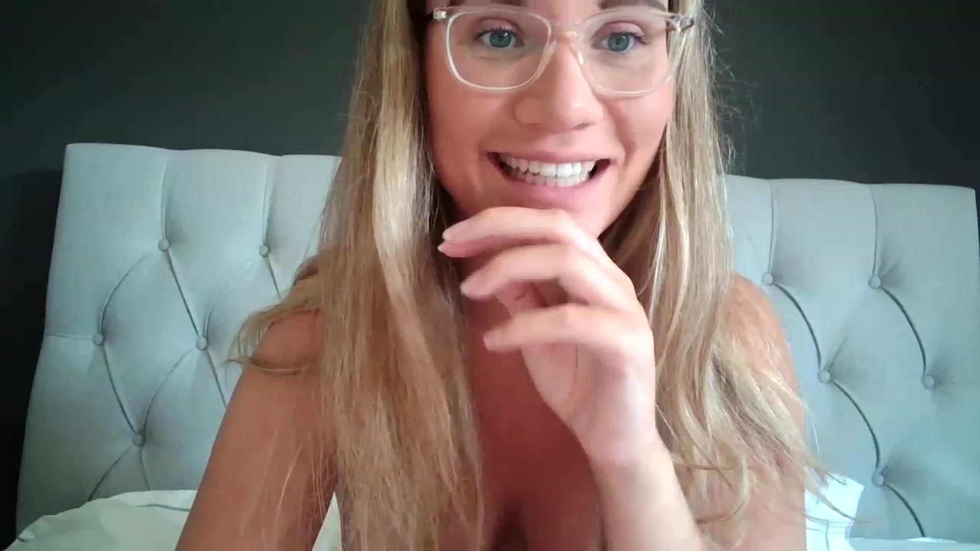 Gallery image thumbnail from JennyWillson's myfreecams stream on, 04/20/2023, 10:55 image 3 of 20