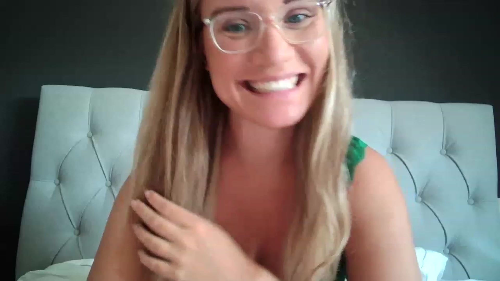 Gallery image thumbnail from JennyWillson's myfreecams stream on, 04/20/2023, 10:55 image 12 of 20