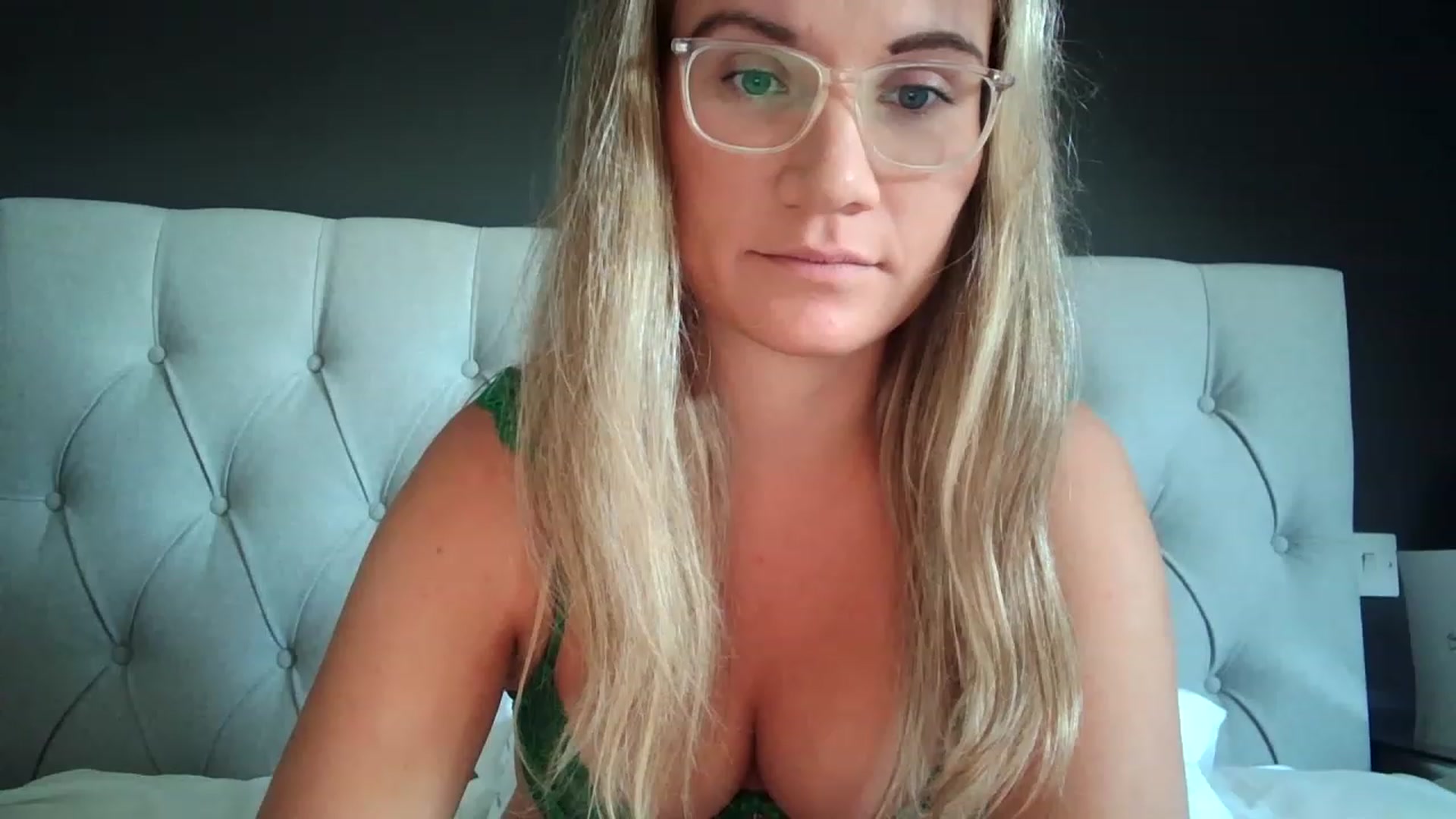 Gallery image thumbnail from JennyWillson's myfreecams stream on, 04/20/2023, 12:15 image 9 of 20