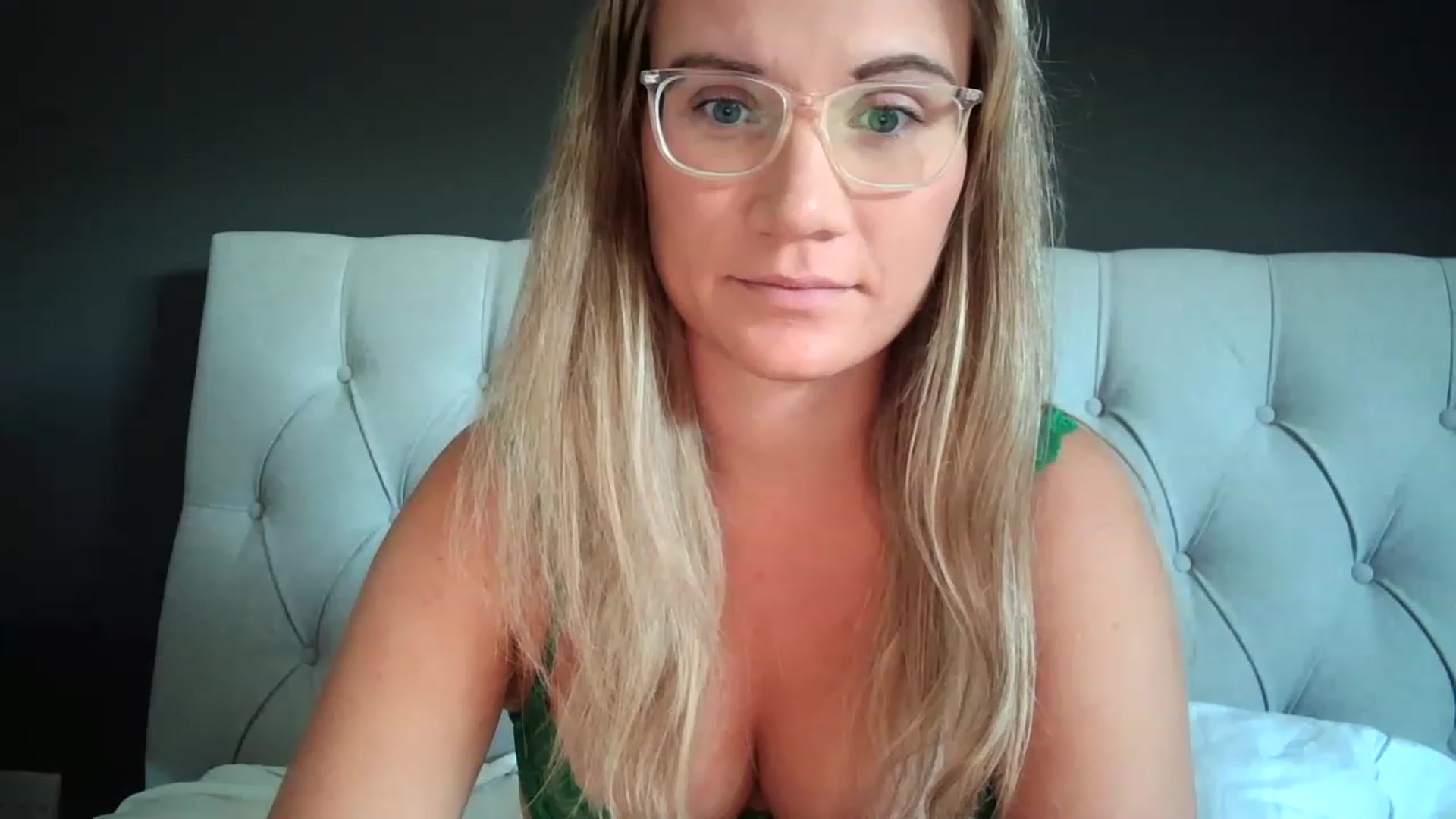 Gallery image thumbnail from JennyWillson's myfreecams stream on, 04/20/2023, 12:15 image 18 of 20