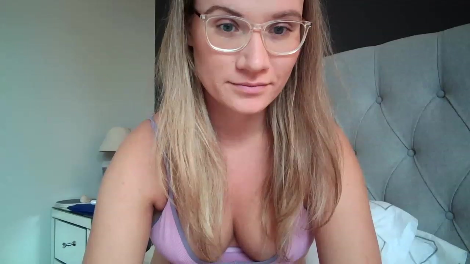 Gallery image thumbnail from JennyWillson's myfreecams stream on, 04/21/2023, 09:16 image 17 of 20