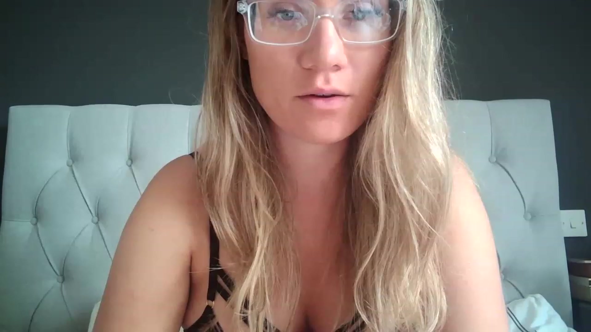 Gallery image thumbnail from JennyWillson's myfreecams stream on, 05/23/2023, 09:05 image 15 of 20