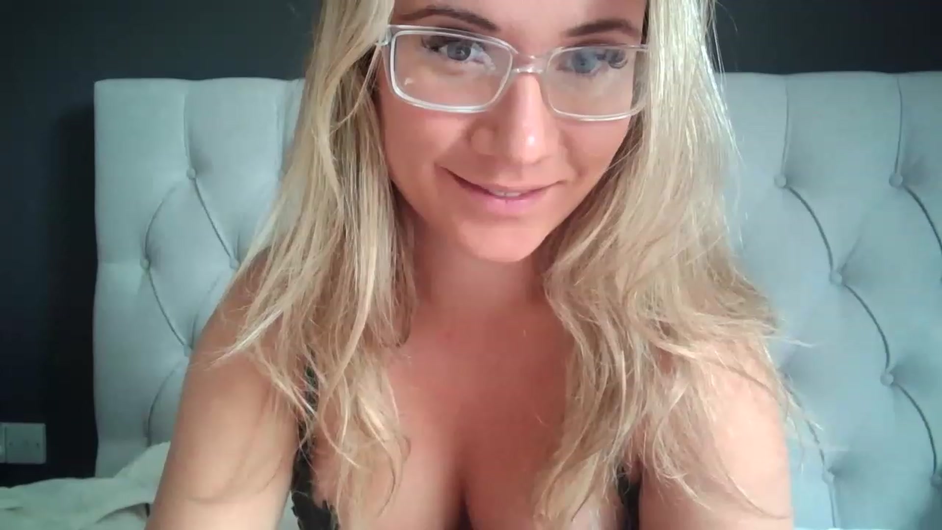 Gallery image thumbnail from JennyWillson's myfreecams stream on, 06/01/2023, 10:35 image 3 of 20