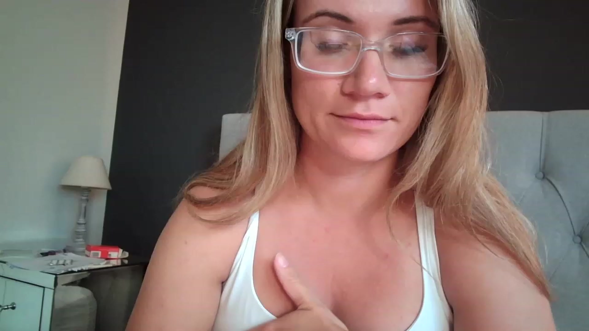 Gallery image thumbnail from JennyWillson's myfreecams stream on, 06/01/2023, 18:02 image 2 of 20