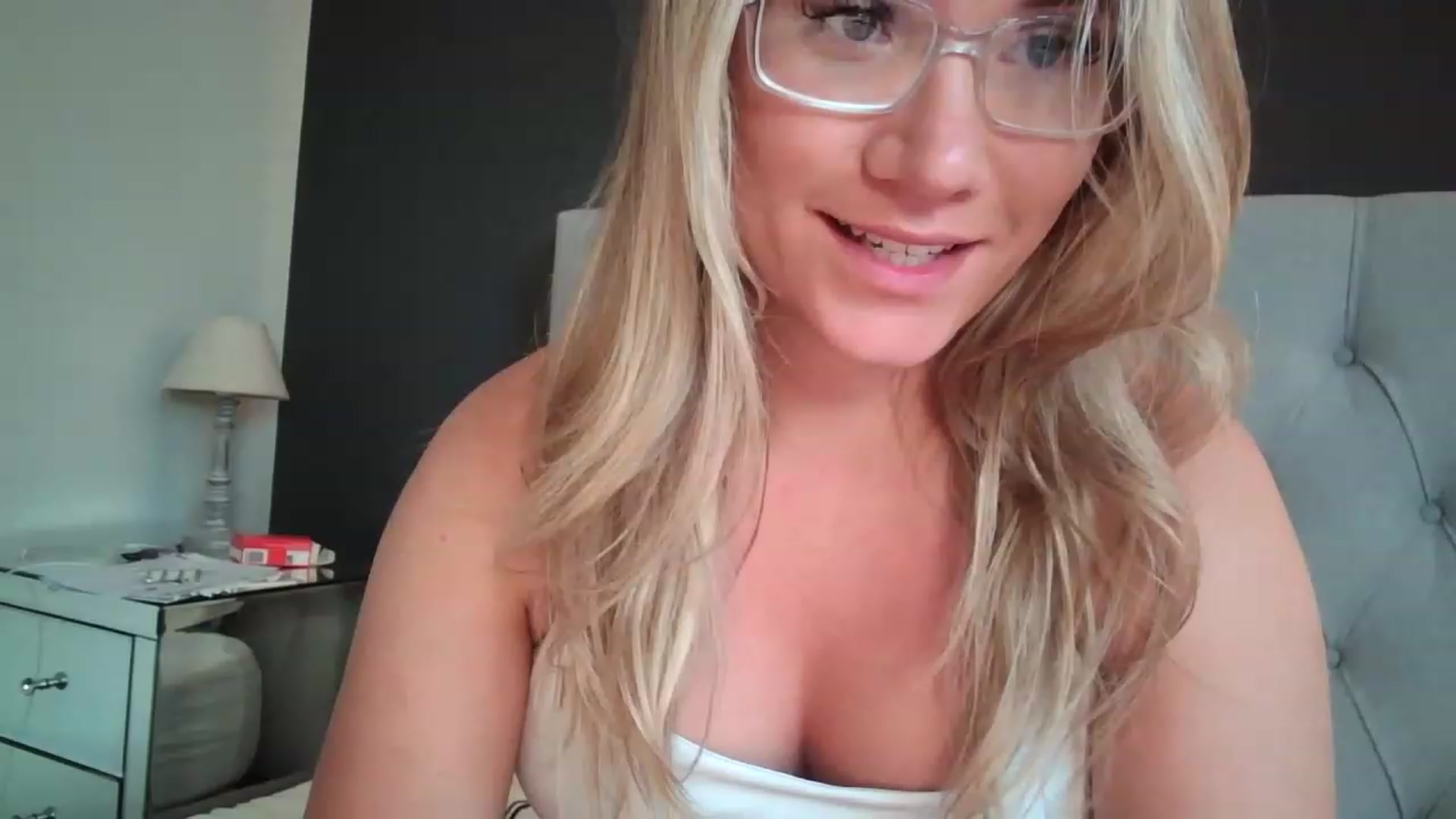 Gallery image thumbnail from JennyWillson's myfreecams stream on, 06/01/2023, 18:02 image 12 of 20