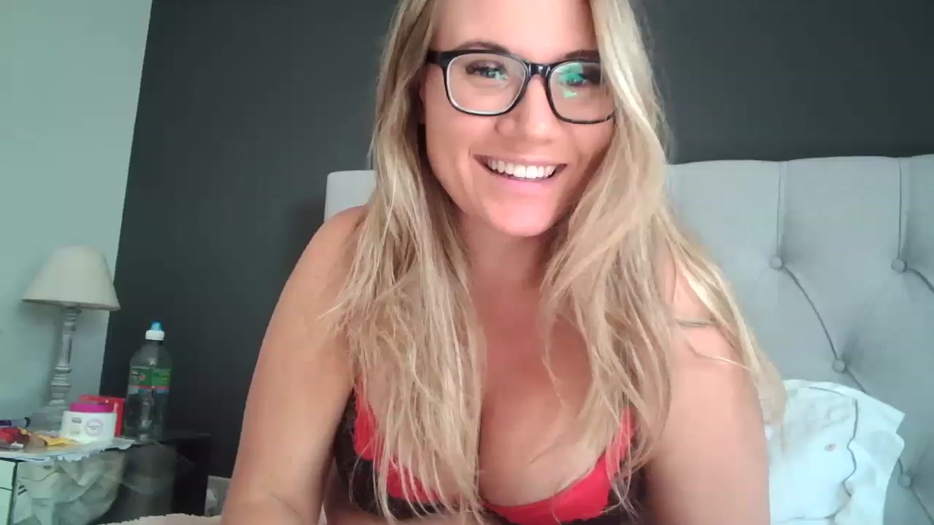 Gallery image thumbnail from JennyWillson's myfreecams stream on, 06/03/2023, 08:09 image 8 of 20