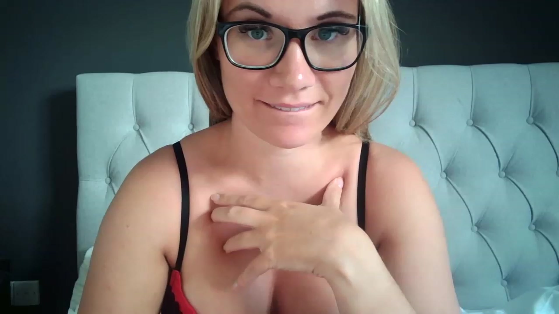 Gallery image thumbnail from JennyWillson's myfreecams stream on, 06/03/2023, 14:51 image 5 of 20