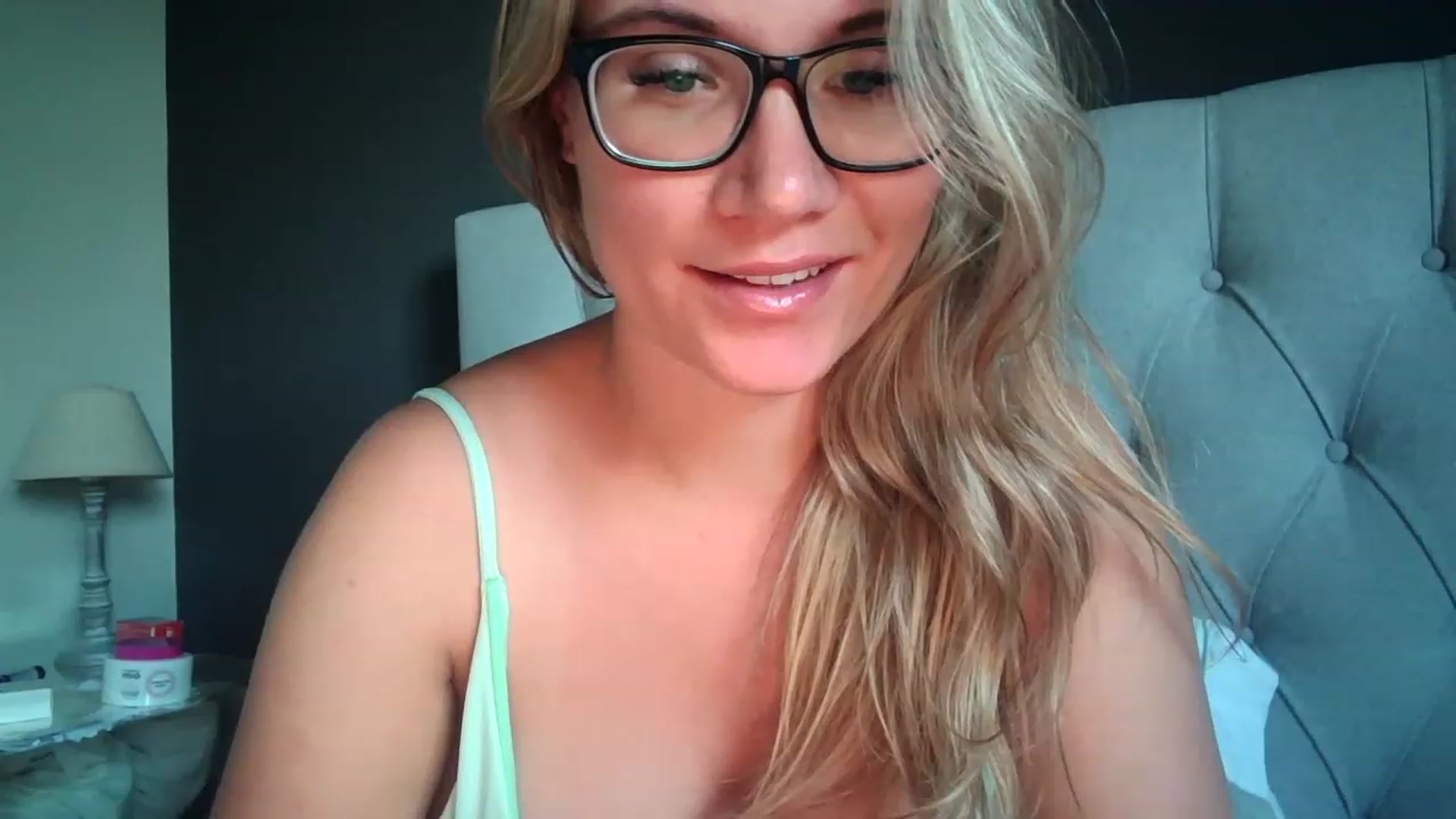 Gallery image thumbnail from JennyWillson's myfreecams stream on, 06/03/2023, 19:08 image 4 of 20