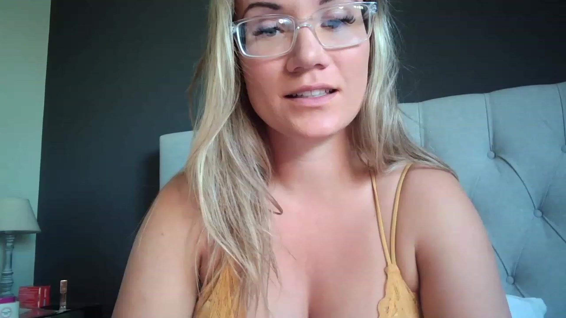 Gallery image thumbnail from JennyWillson's myfreecams stream on, 06/04/2023, 17:36 image 20 of 20