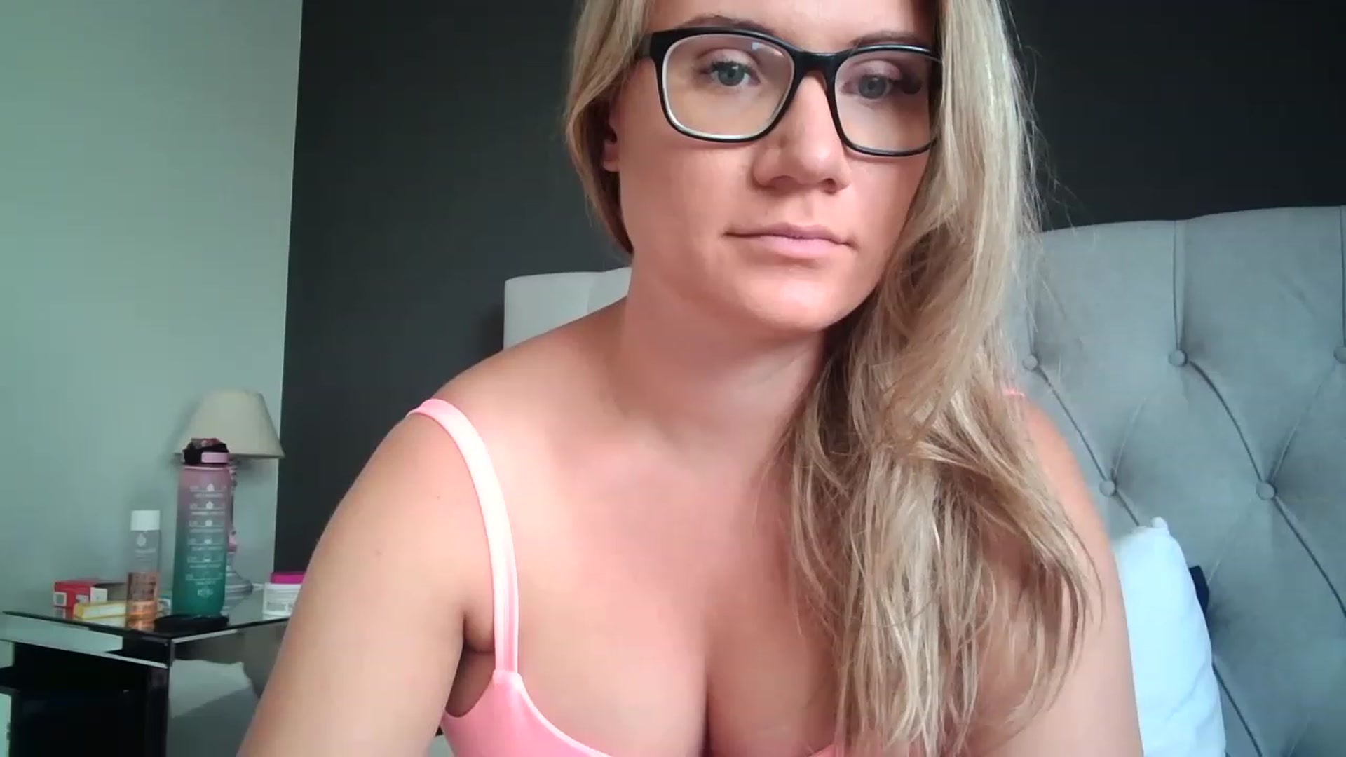 Gallery image thumbnail from JennyWillson's myfreecams stream on, 06/15/2023, 11:21 image 15 of 20
