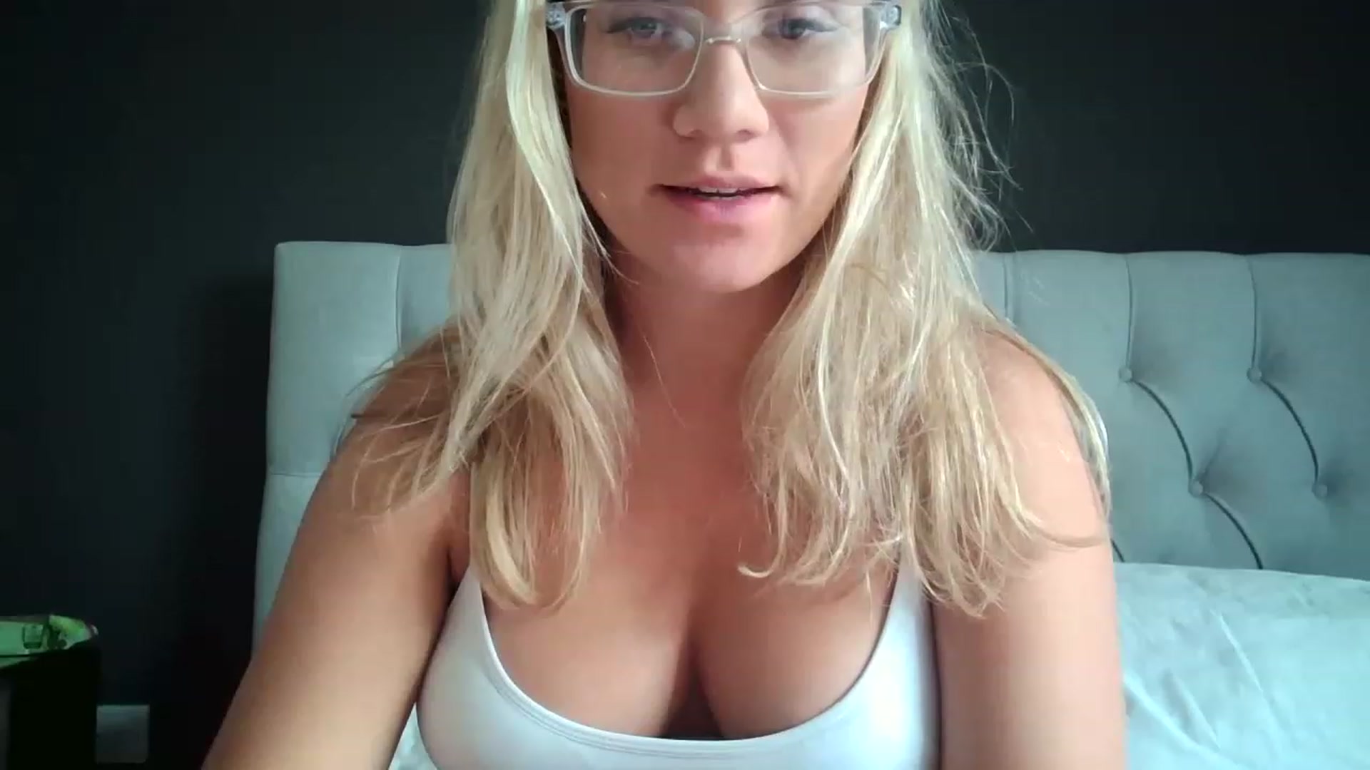 Gallery image thumbnail from JennyWillson's myfreecams stream on, 07/01/2023, 07:31 image 10 of 20