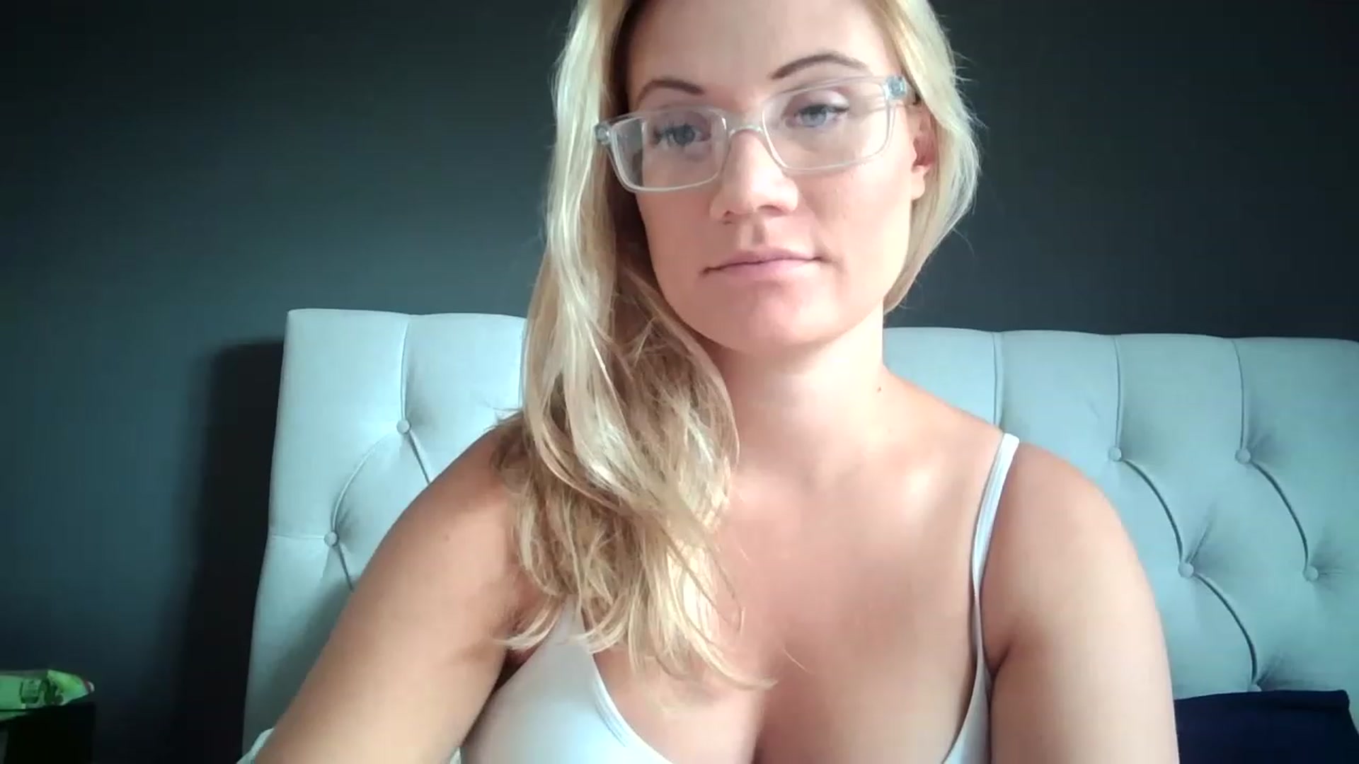 Gallery image thumbnail from JennyWillson's myfreecams stream on, 07/01/2023, 09:07 image 12 of 20