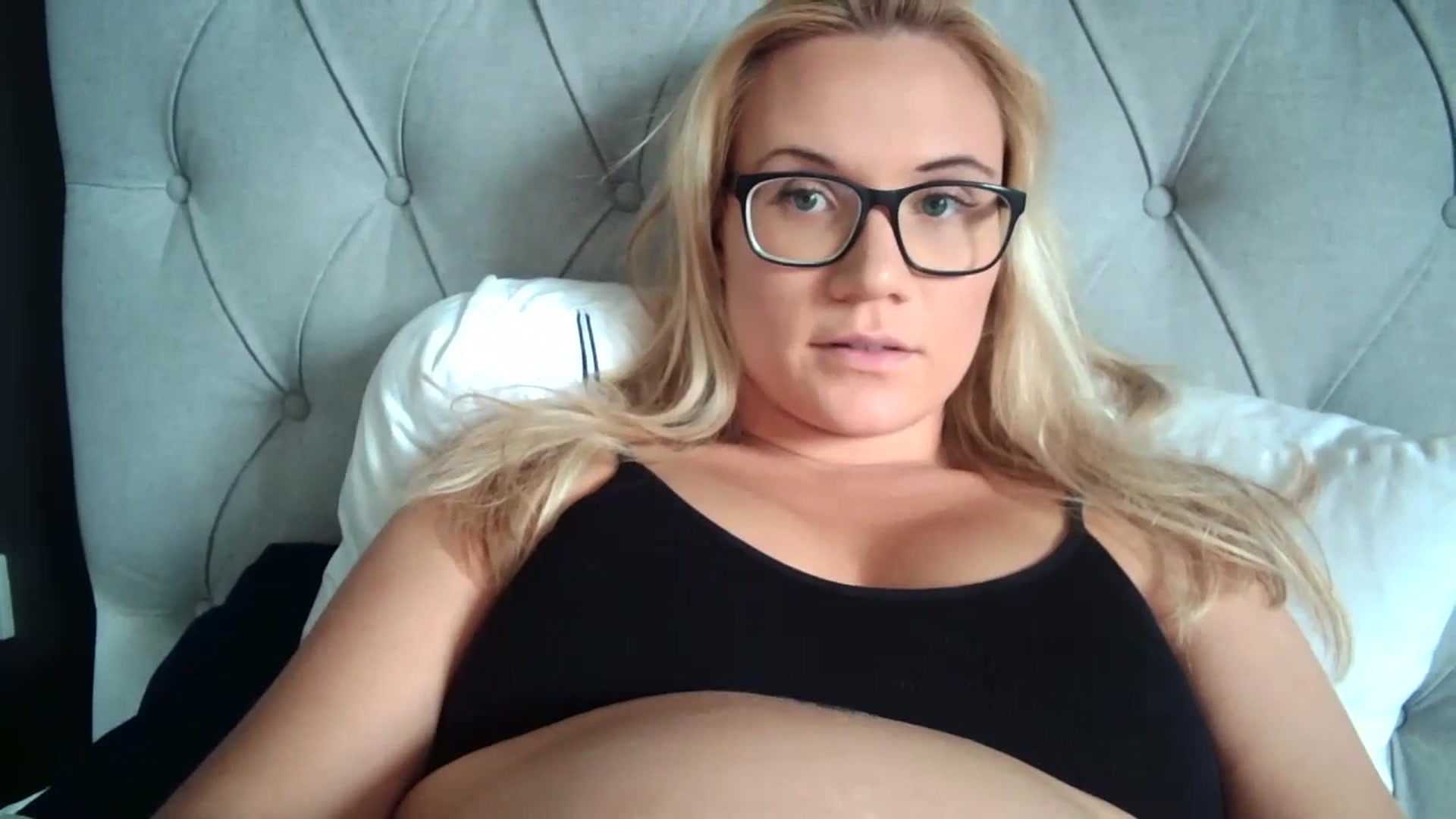 Gallery image thumbnail from JennyWillson's myfreecams stream on, 07/12/2023, 12:46 image 12 of 20