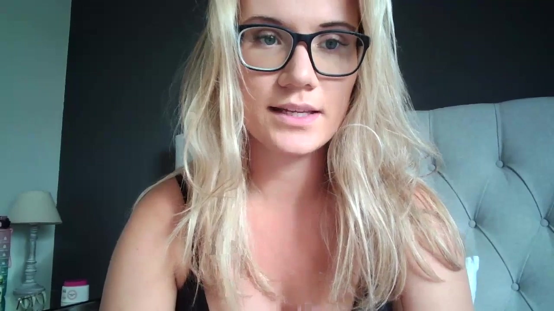 Gallery image thumbnail from JennyWillson's myfreecams stream on, 07/12/2023, 12:46 image 15 of 20