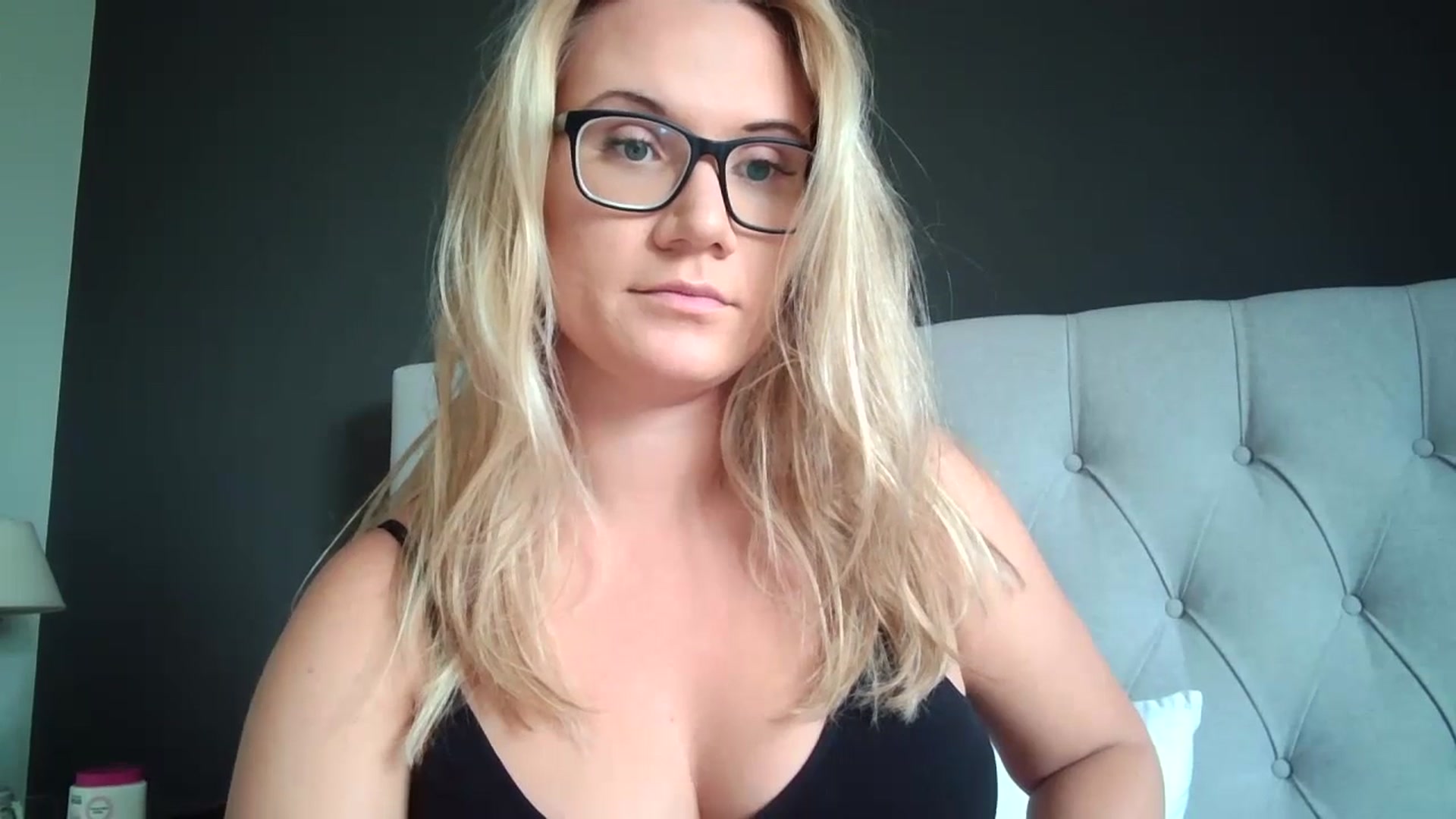 Gallery image thumbnail from JennyWillson's myfreecams stream on, 07/12/2023, 12:46 image 5 of 20