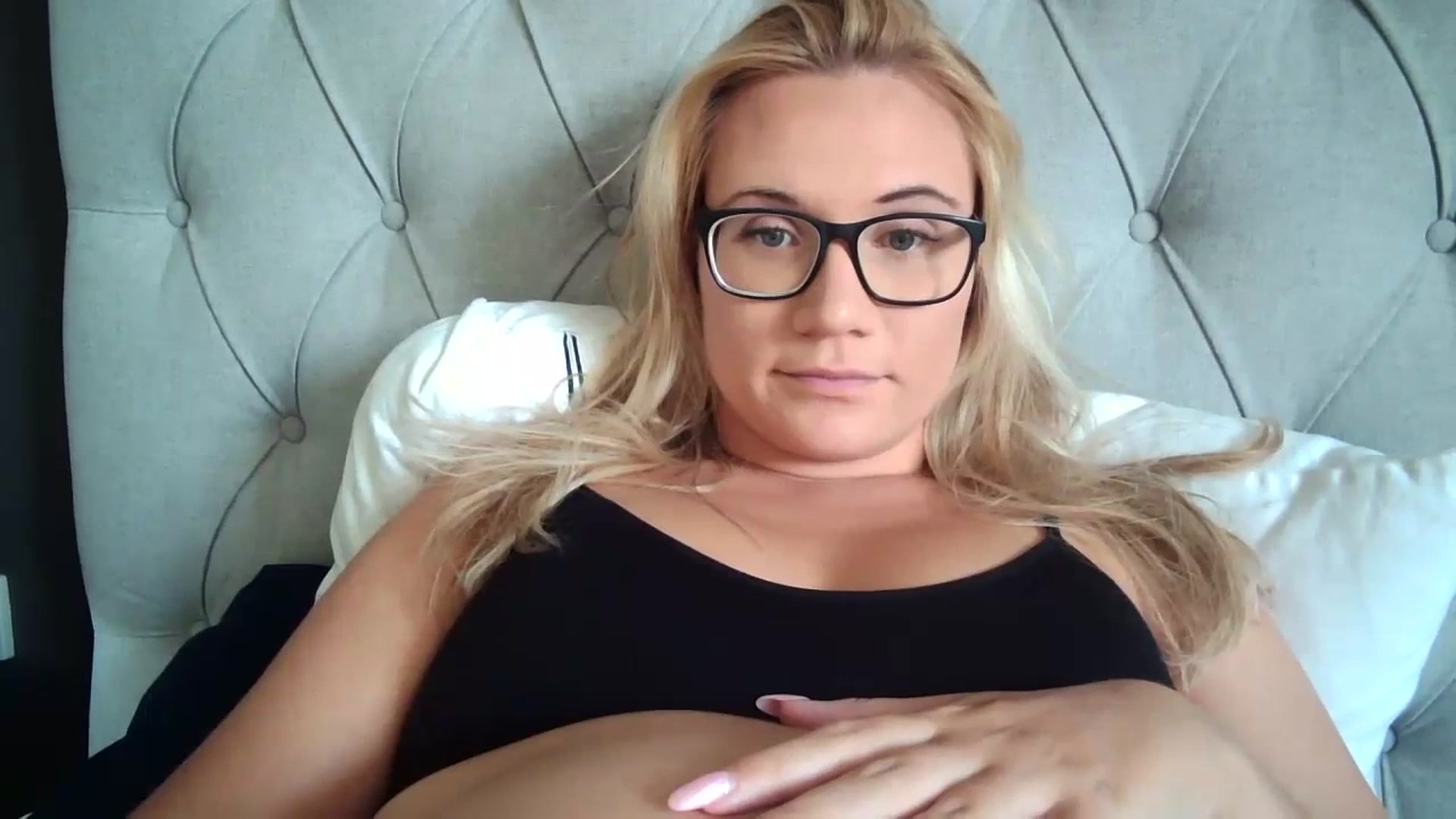 Gallery image thumbnail from JennyWillson's myfreecams stream on, 07/12/2023, 12:46 image 9 of 20