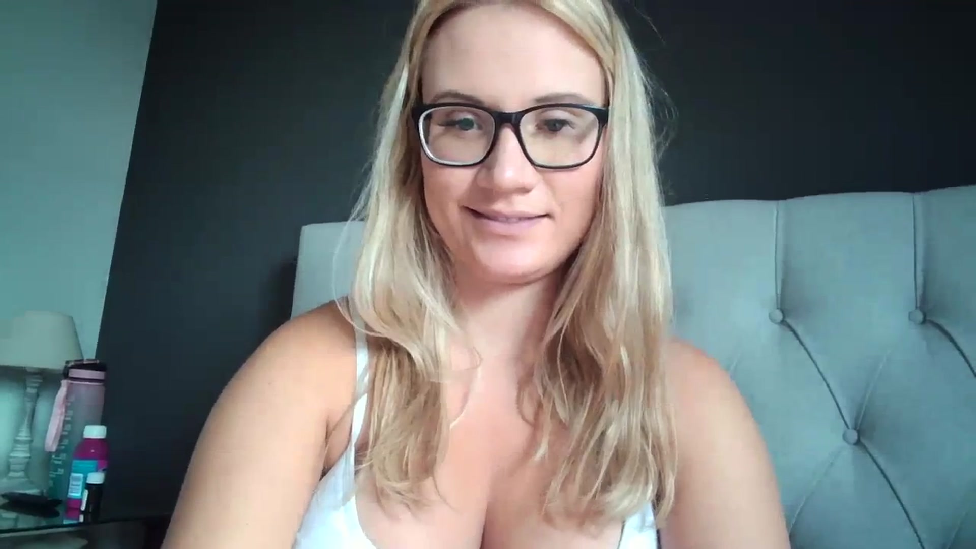 Gallery image thumbnail from JennyWillson's myfreecams stream on, 08/21/2023, 08:36 image 14 of 20
