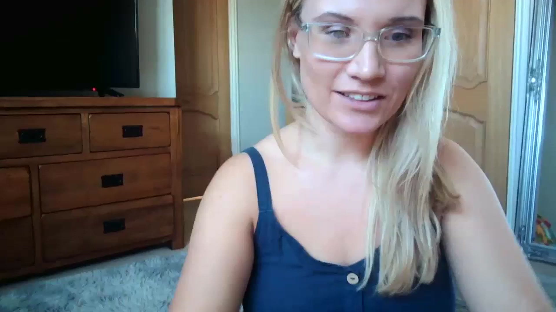 Gallery image thumbnail from JennyWillson's myfreecams stream on, 02/12/2024, 14:35 image 16 of 20